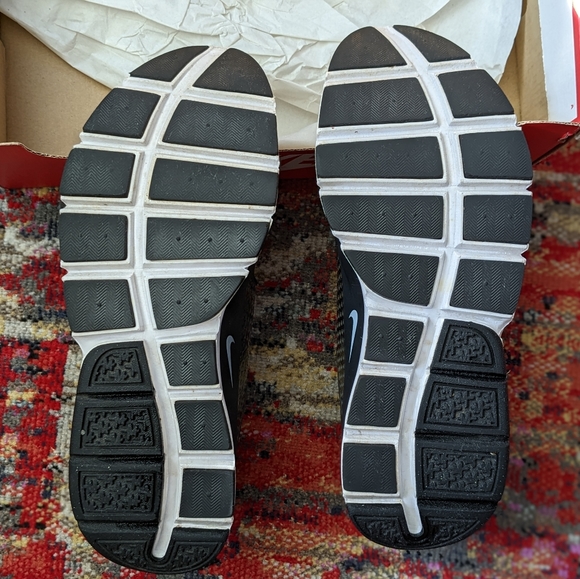 Size Dark Grey Nike SockDarts - Picture 2 of 4